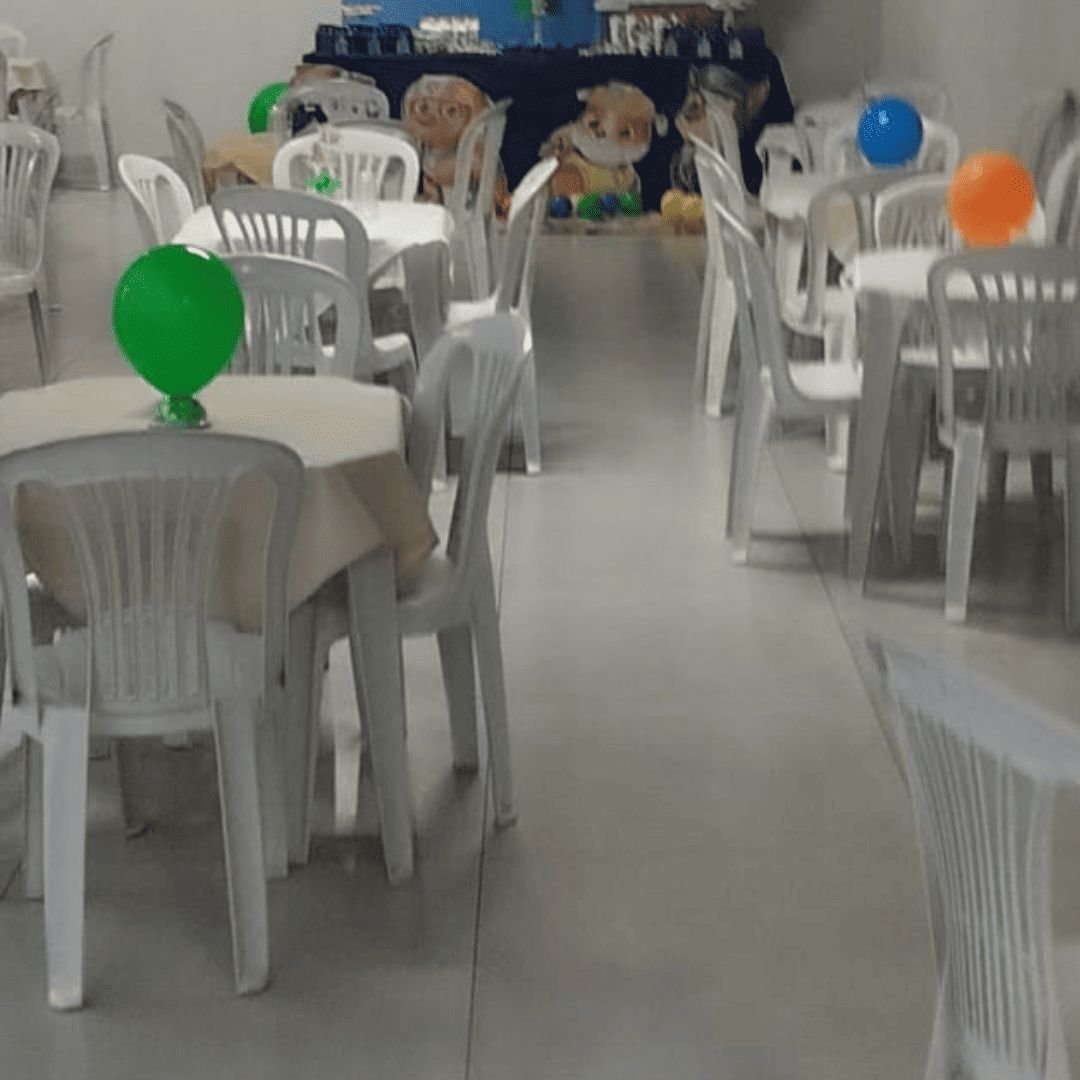 Mesas e Cadeiras